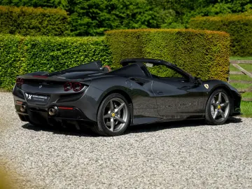FERRARI F8 Spider - 1 Owner - Like new
