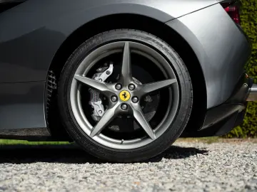 FERRARI F8 Spider - 1 Owner - Like new