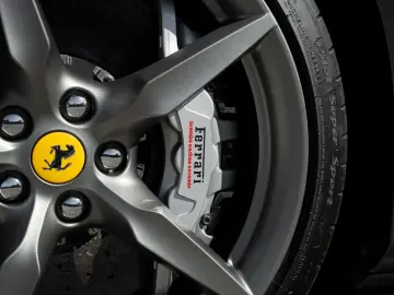 FERRARI F8 Spider - 1 Owner - Like new