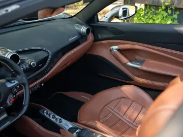 FERRARI F8 Spider - 1 Owner - Like new