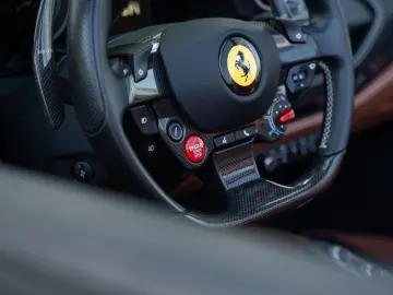 FERRARI F8 Spider - 1 Owner - Like new