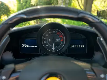 FERRARI F8 Spider - 1 Owner - Like new