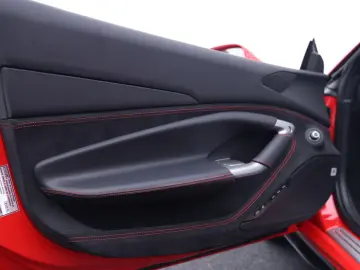 FERRARI F8 Spider      Ferrari Frankfurt