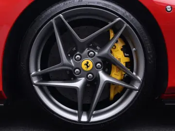 FERRARI F8 Spider      Ferrari Frankfurt