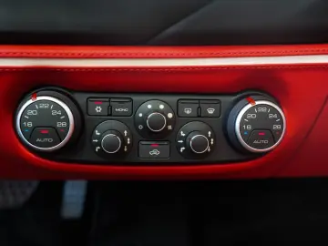 FERRARI 488 Spider TAILOR-MADE DAYTONA-SEATS