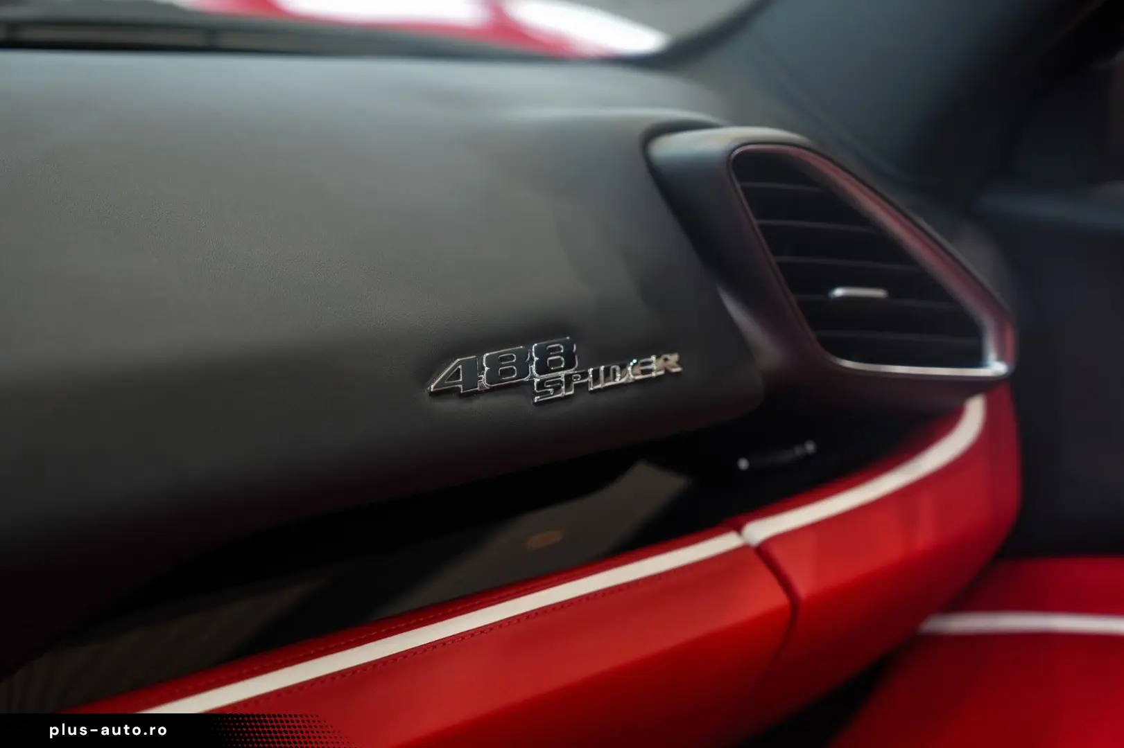 FERRARI 488 Spider TAILOR-MADE DAYTONA-SEATS