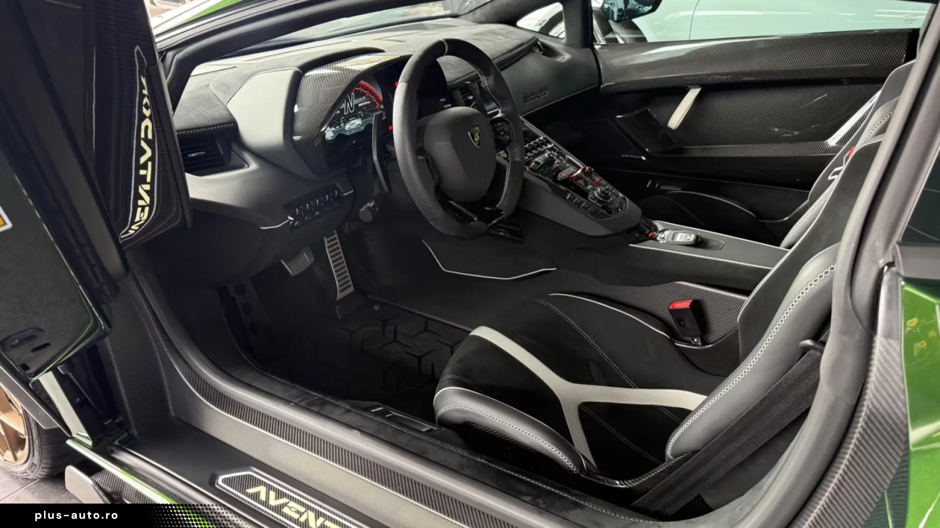 Lamborghini Aventador SVJ AD Personam- Capristo-Shiny Carbon