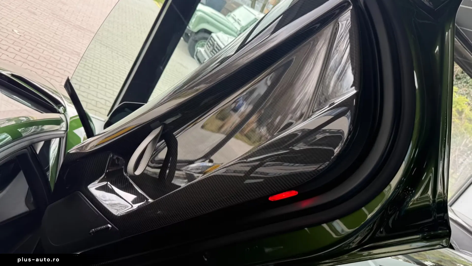 Lamborghini Aventador SVJ AD Personam- Capristo-Shiny Carbon