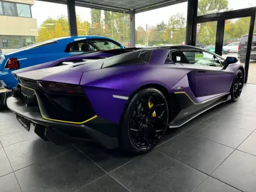 Lamborghini Aventador Ultimae Roadster 1 of 250- Full carbon