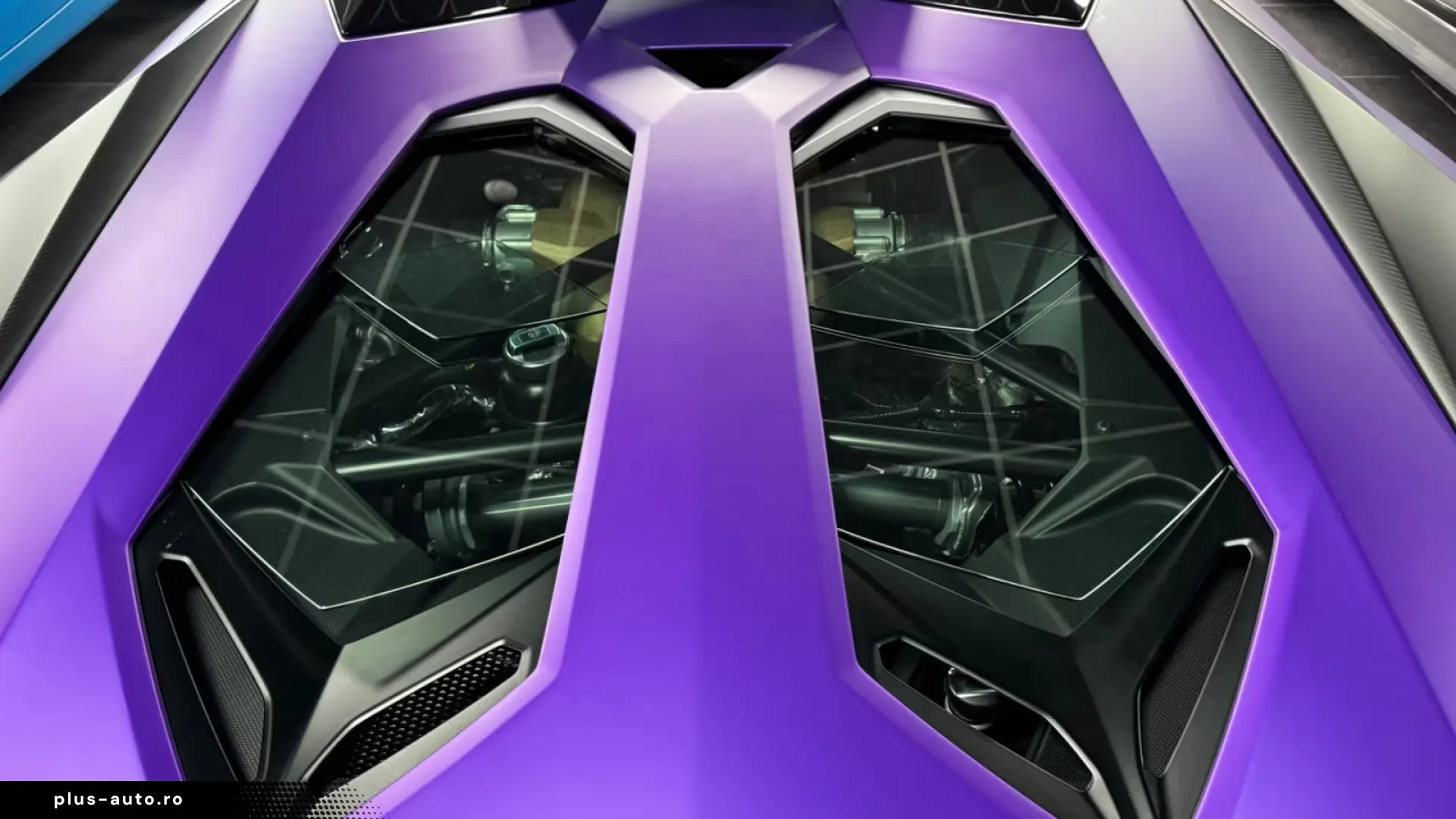 Lamborghini Aventador Ultimae Roadster 1 of 250- Full carbon