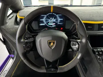 Lamborghini Aventador Ultimae Roadster 1 of 250- Full carbon
