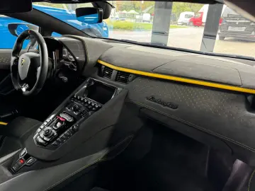 Lamborghini Aventador Ultimae Roadster 1 of 250- Full carbon