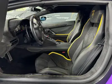 Lamborghini Aventador Ultimae Roadster 1 of 250- Full carbon