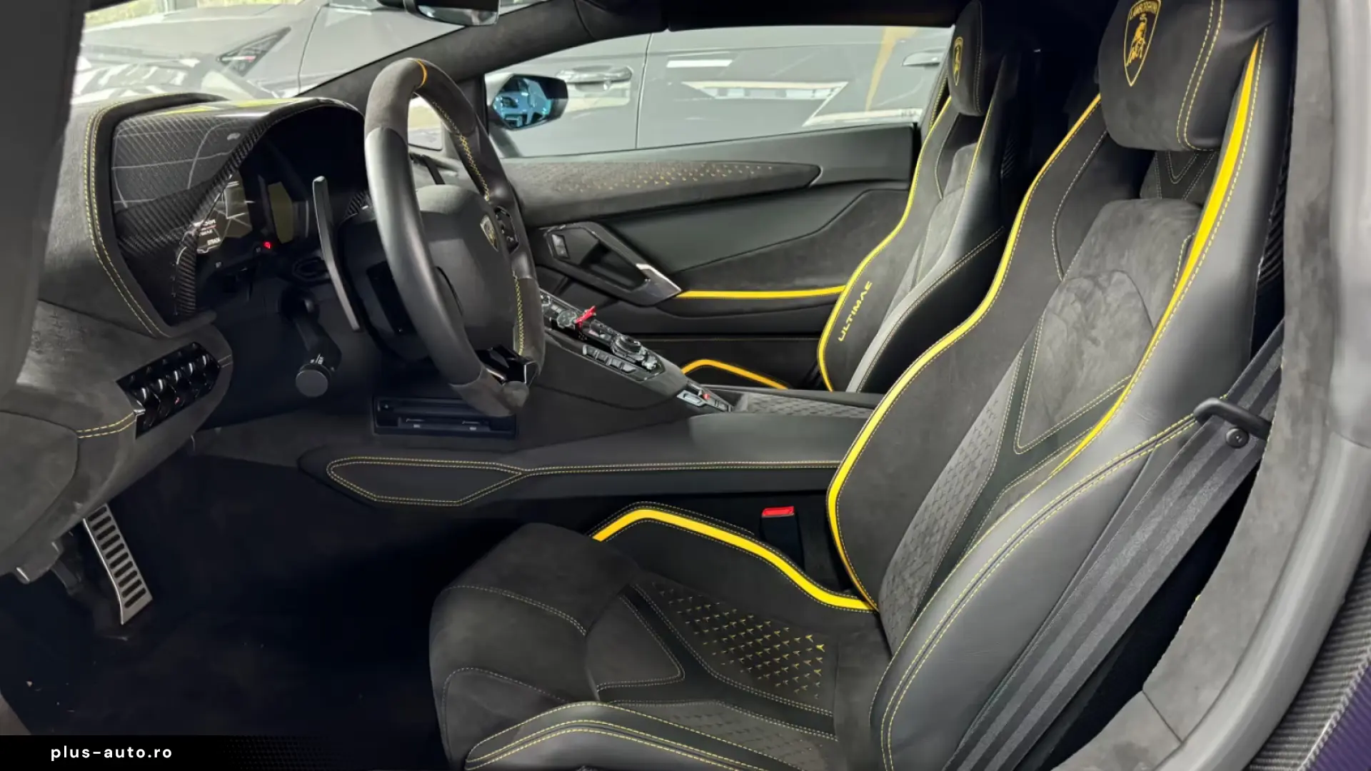 Lamborghini Aventador Ultimae Roadster 1 of 250- Full carbon