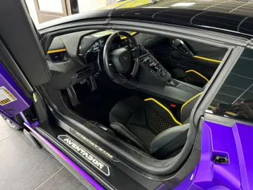 Lamborghini Aventador Ultimae Roadster 1 of 250- Full carbon