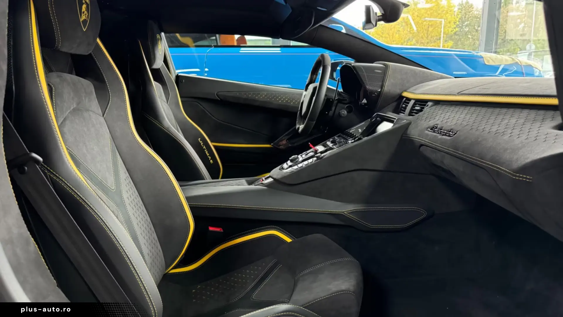 Lamborghini Aventador Ultimae Roadster 1 of 250- Full carbon