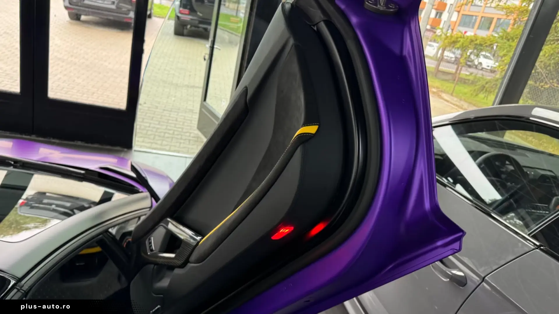 Lamborghini Aventador Ultimae Roadster 1 of 250- Full carbon