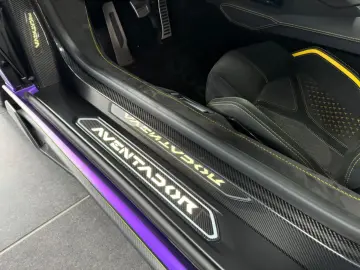 Lamborghini Aventador Ultimae Roadster 1 of 250- Full carbon