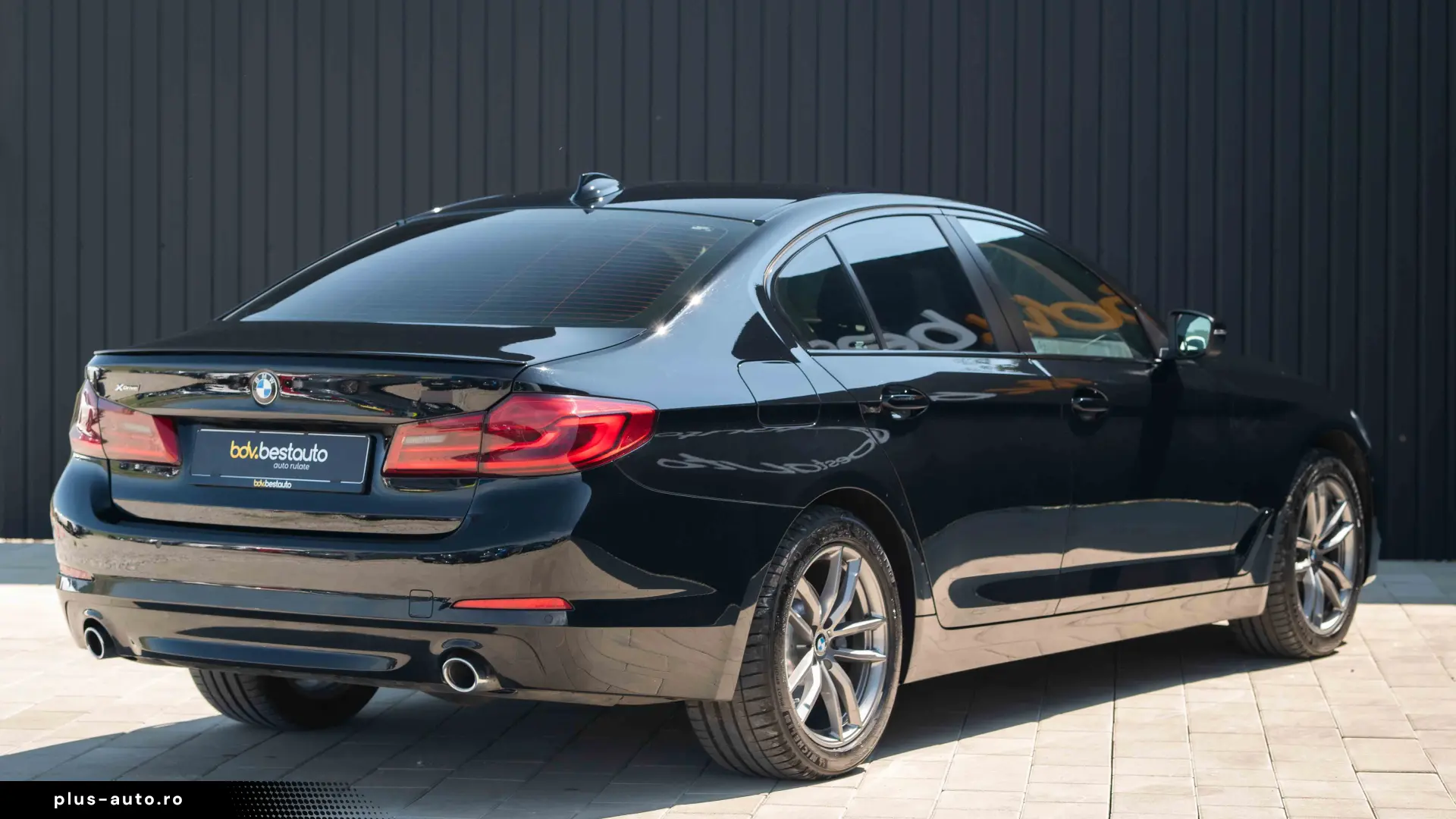 BMW Seria 5 520d xDrive AT