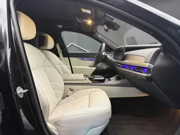 BMW 740 d MSport Pro Pack- B&W- SkyLounge- Pano- TV