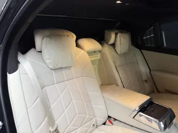 BMW 740 d MSport Pro Pack- B&W- SkyLounge- Pano- TV