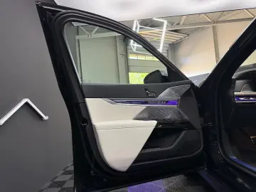 BMW 740 d MSport Pro Pack- B&W- SkyLounge- Pano- TV