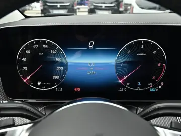 MERCEDES-BENZ V 300 d 4MATIC AVANTGARDE AMG Line Lan…
