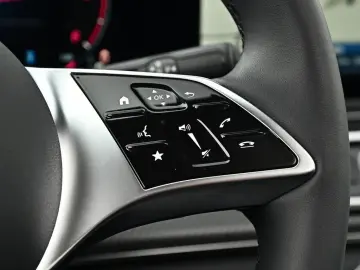 MERCEDES-BENZ V 300 d 4MATIC AVANTGARDE AMG Line Lan…