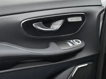 MERCEDES-BENZ V 300 d 4MATIC AVANTGARDE AMG Line Lan…