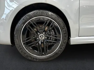 MERCEDES-BENZ V 300 d 4M LANG AVANTGARDE AMG DIST Bu…