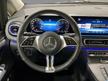 MERCEDES-BENZ V 300 d 4M LANG AVANTGARDE AMG DIST Bu…