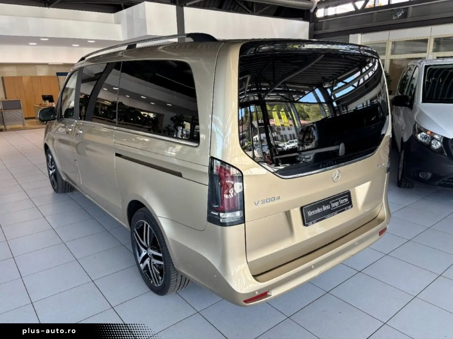 MERCEDES-BENZ V 300 d 4MATIC AVANTGARDE L PANO SITZL&hellip;