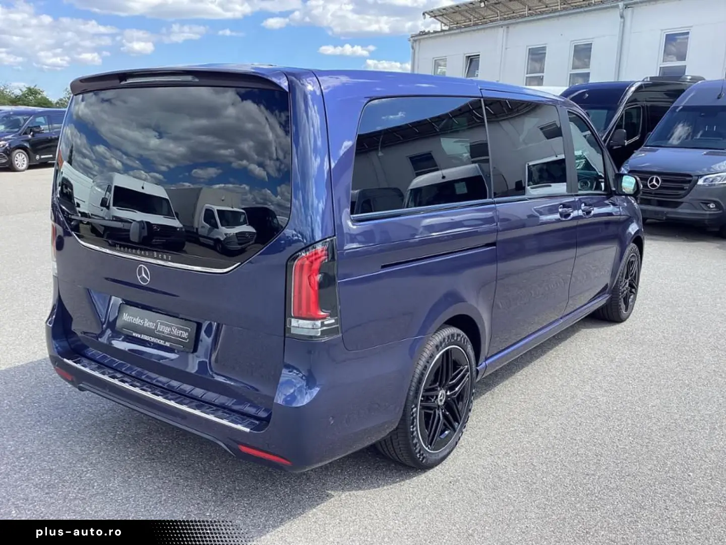 MERCEDES-BENZ V 300 d AVANTGARDE 4M lang AMG AIRMATIC