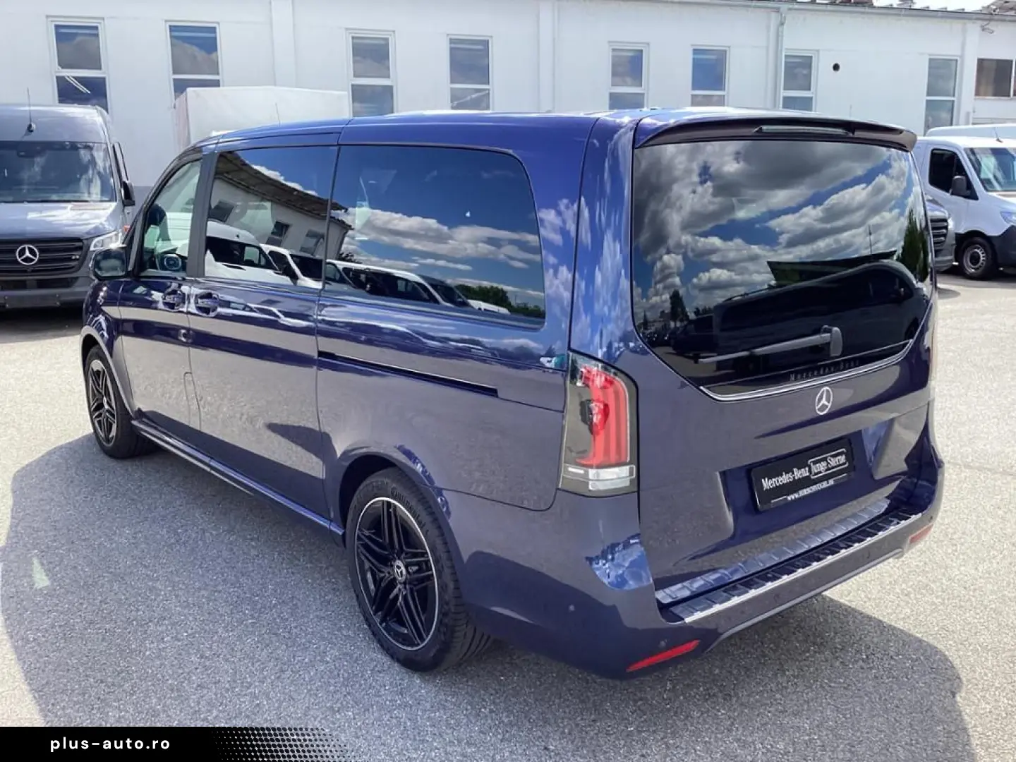 MERCEDES-BENZ V 300 d AVANTGARDE 4M lang AMG AIRMATIC