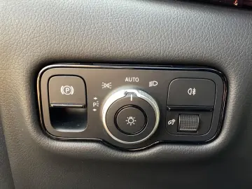 MERCEDES-BENZ V 300 d AVANTGARDE 4M lang AMG AIRMATIC