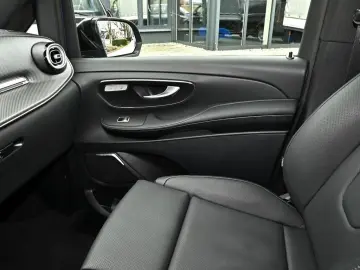 MERCEDES-BENZ V 300 d 4MATIC AVANTGARDE AMG Lang AHK…