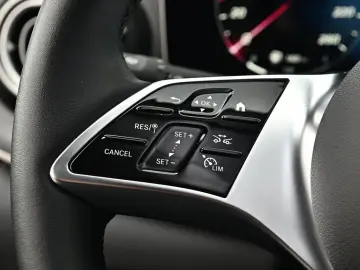 MERCEDES-BENZ V 300 d 4MATIC AVANTGARDE AMG Lang AHK…