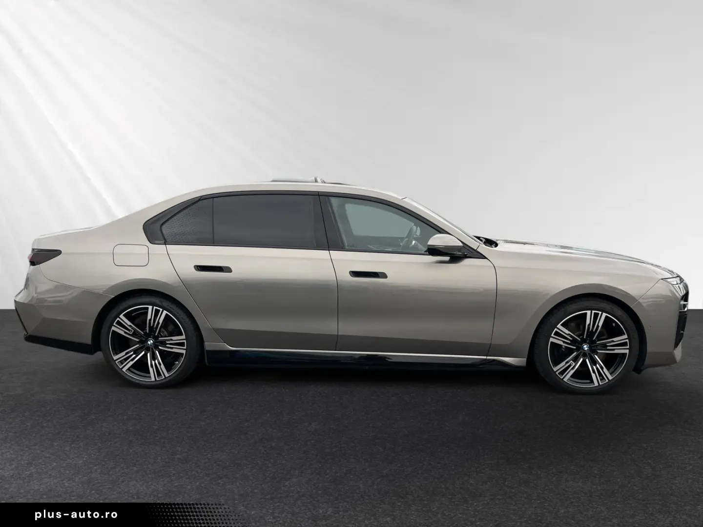 BMW 750e xDrive Inkl. € 1.190 Zubehörbonus 1 99%  M