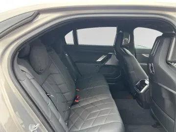 BMW 750e xDrive Inkl. € 1.190 Zubehörbonus 1 99%  M