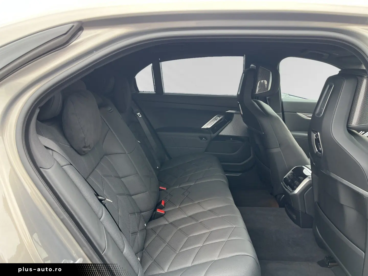 BMW 750e xDrive Inkl. € 1.190 Zubehörbonus 1 99%  M