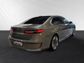 BMW 750e xDrive Inkl. € 1.190 Zubehörbonus Autobahna