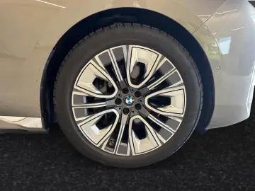 BMW 750e xDrive Inkl. € 1.190 Zubehörbonus Autobahna