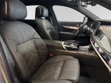 BMW 750e xDrive Inkl. € 1.190 Zubehörbonus Autobahna