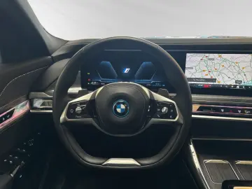 BMW 750e xDrive Inkl. € 1.190 Zubehörbonus Autobahna