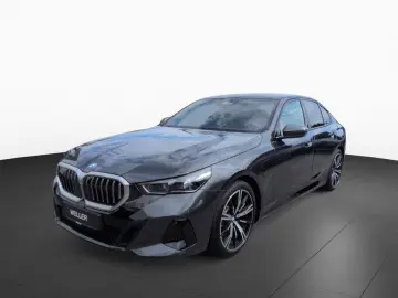 BMW 530e Lim M SPORT AdLED Pano 360  HUD H K St Go
