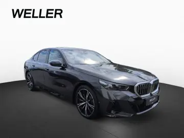 BMW 530e Lim M SPORT AdLED Pano 360  HUD H K St Go