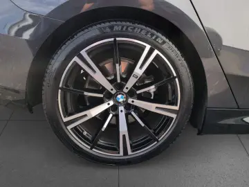BMW 530e Lim M SPORT AdLED Pano 360  HUD H K St Go