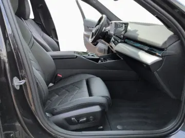 BMW 530e Lim M SPORT AdLED Pano 360  HUD H K St Go