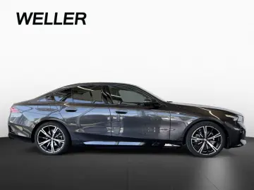BMW 530e Lim M SPORT AdLED Pano 360  HUD H K St Go