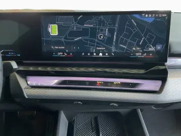 BMW 530e Lim M SPORT AdLED Pano 360  HUD H K St Go